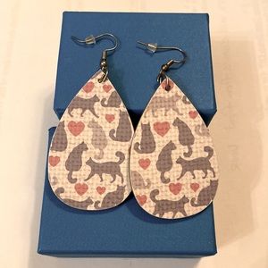 Cat love earrings